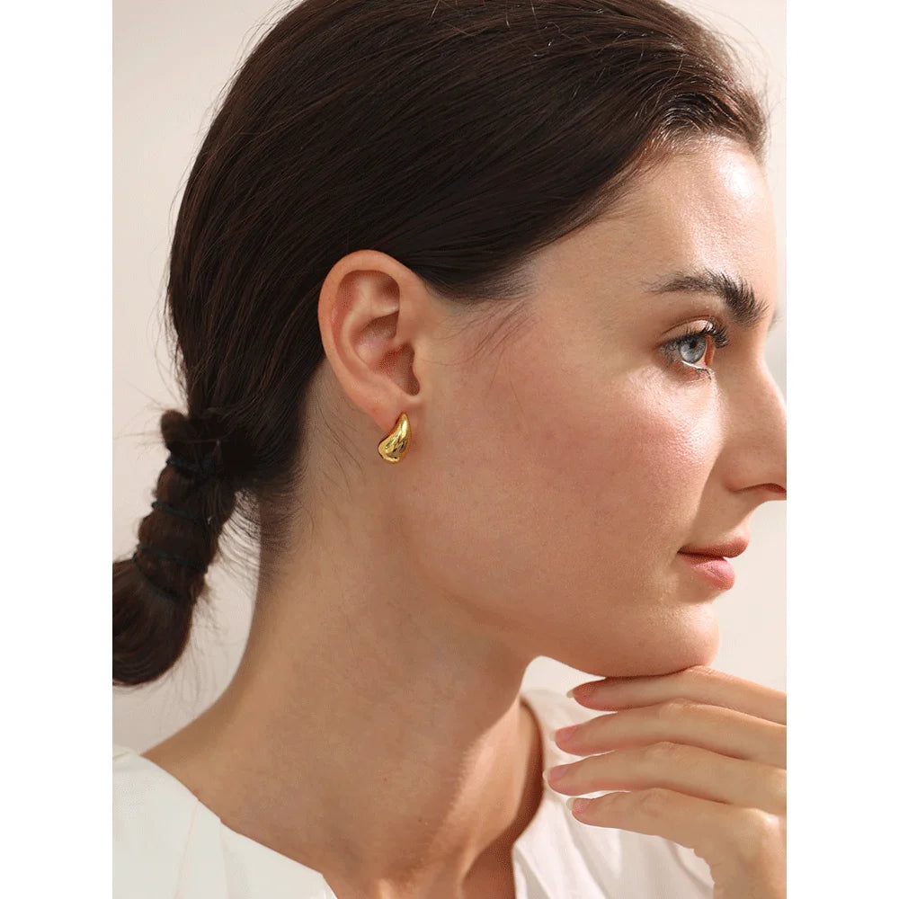 Lágrima Dorada Earrings - Cardi Bella
