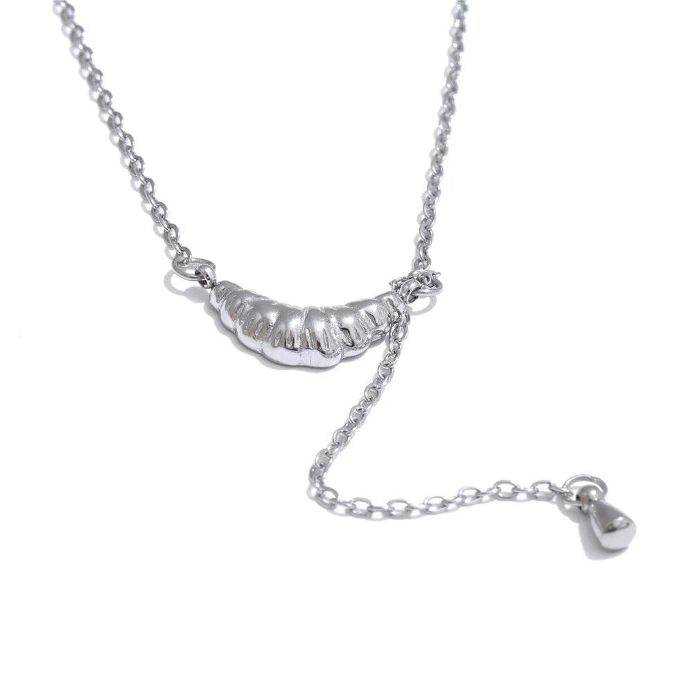 Le Cute Croissant Necklace - Cardi Bella
