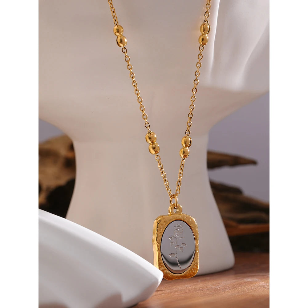 Everrose Pendant Necklace - Cardi Bella