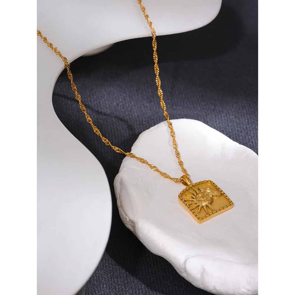 Golden Sun Medallion Necklace - Cardi Bella