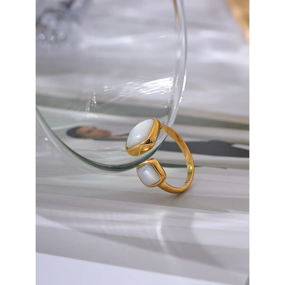 Concha Blanca Ring