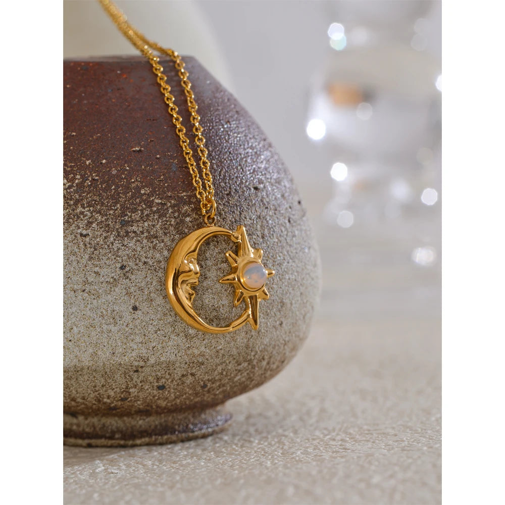 Luna Ermosa Necklace - Cardi Bella