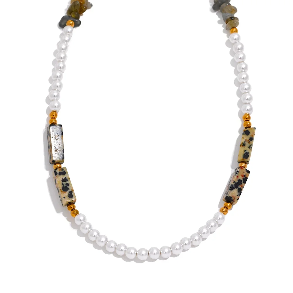 Rosette Beaded Necklace - Cardi Bella