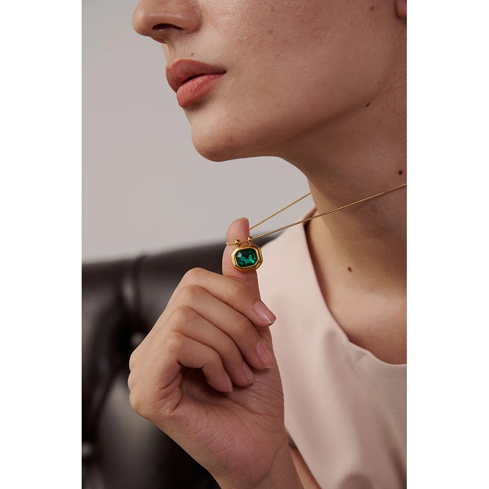 Sorella Charm Necklace - Cardi Bella