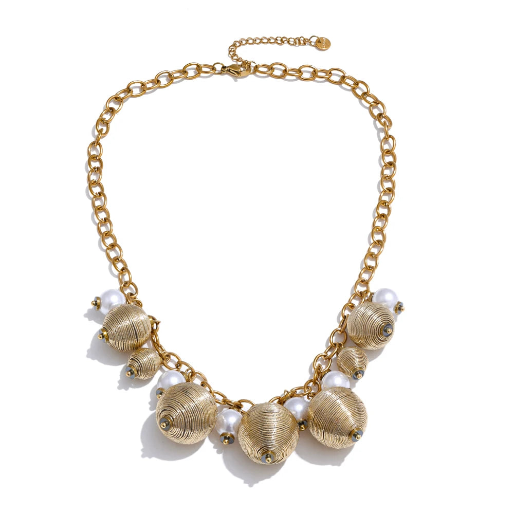 Gilded Shells Necklace - Cardi Bella