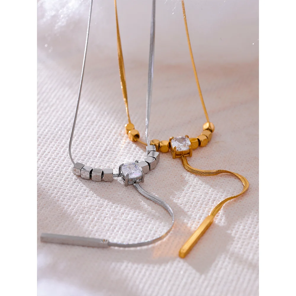 Lazo Necklace - Cardi Bella