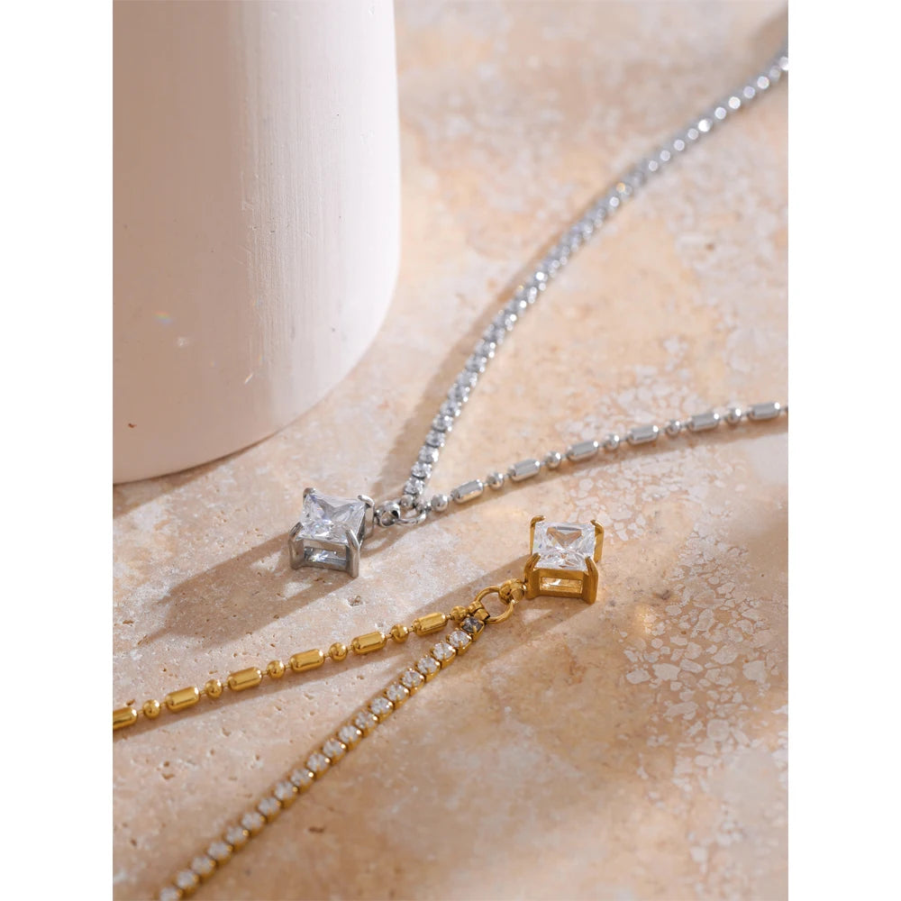 Estrella Divina Necklace - Cardi Bella