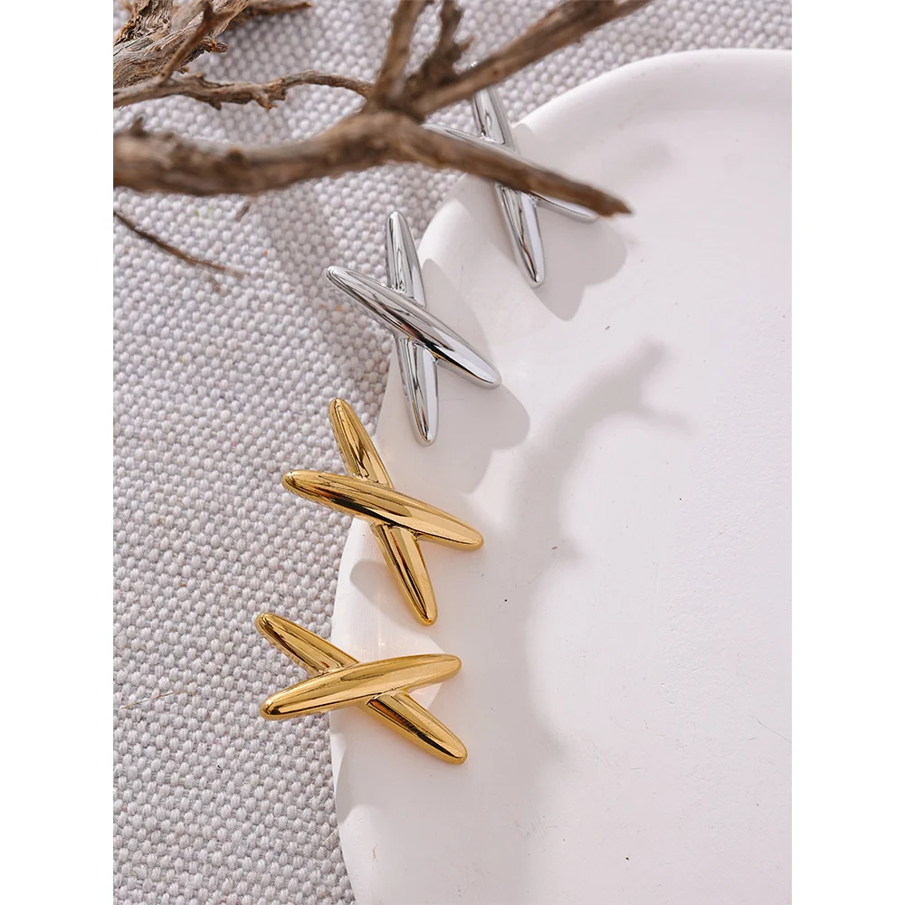 Cruce Stud Earrings