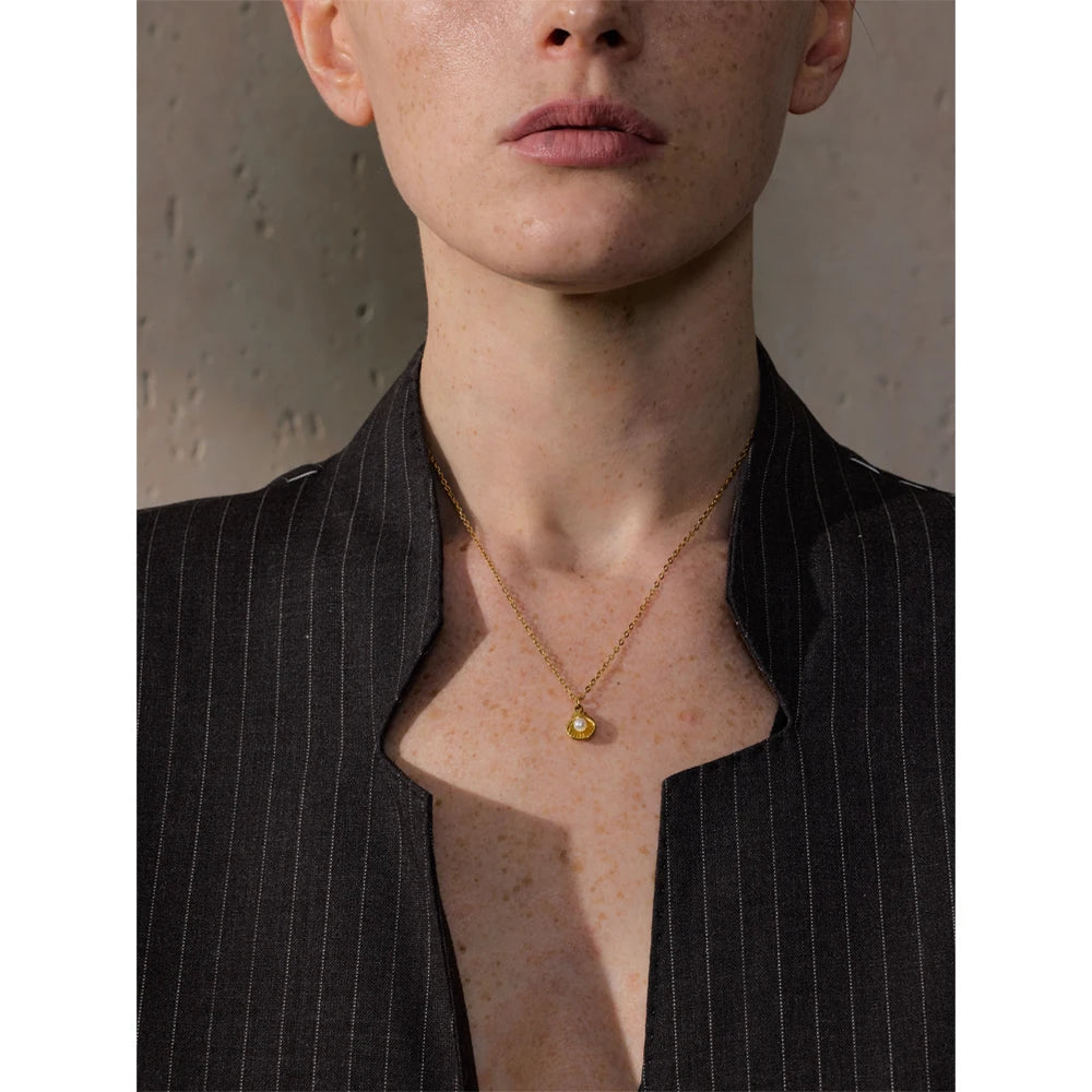 Vérane Pearl Necklace - Cardi Bella