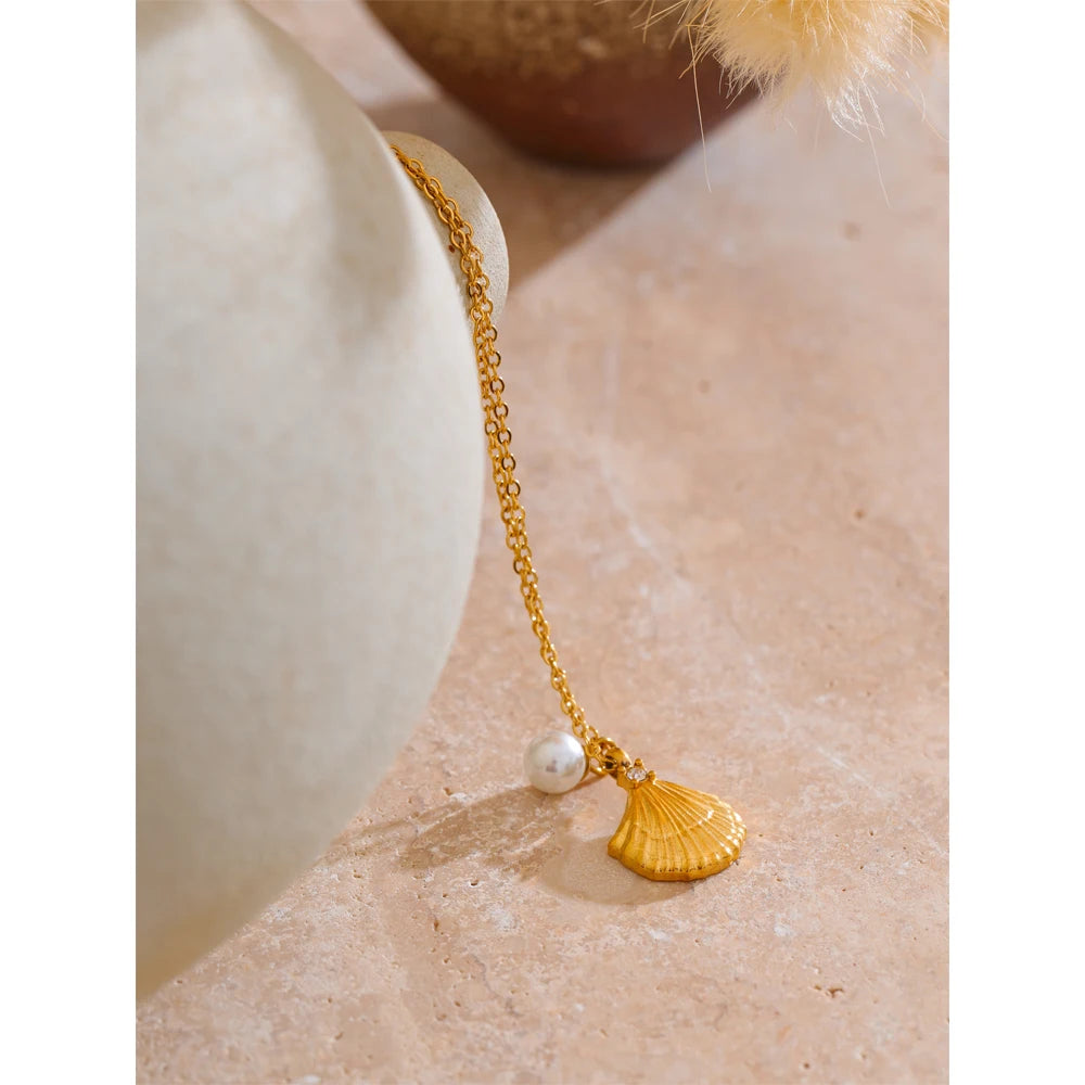 Seashore Charm Necklace - Cardi Bella