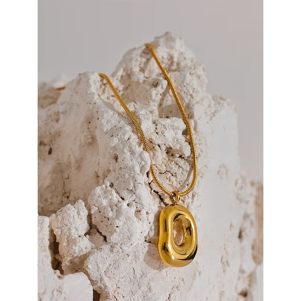Eclipse Pendant Necklace - Cardi Bella