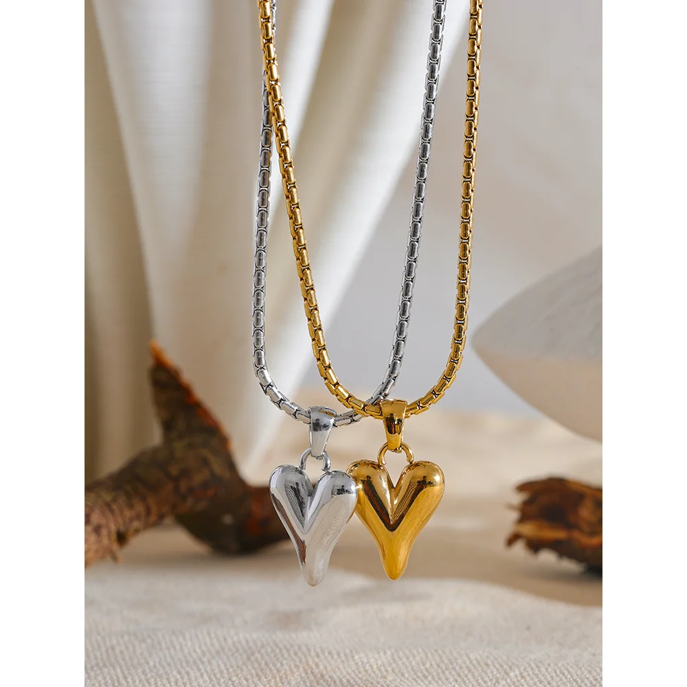 Golden Puff Heart Necklace - Cardi Bella