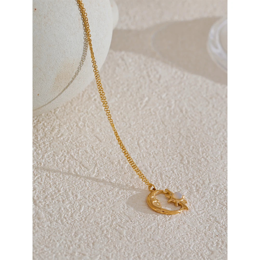 Luna Ermosa Necklace - Cardi Bella