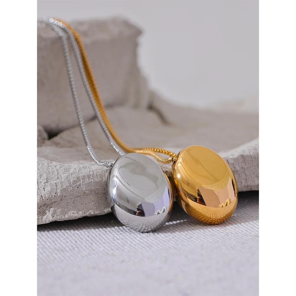 Golden Orb Pendant Necklace - Cardi Bella
