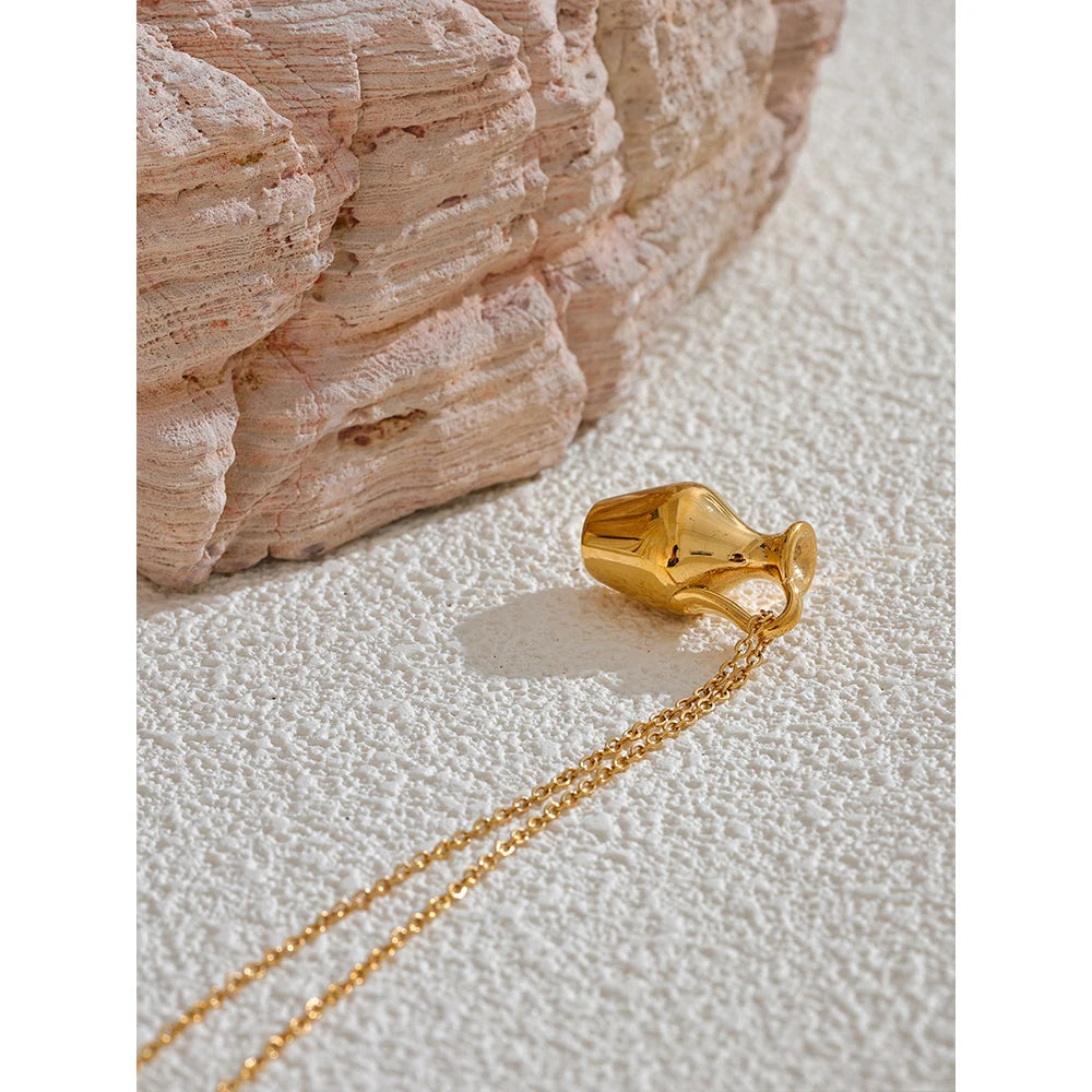 The Gilded Pour Pendant - Cardi Bella