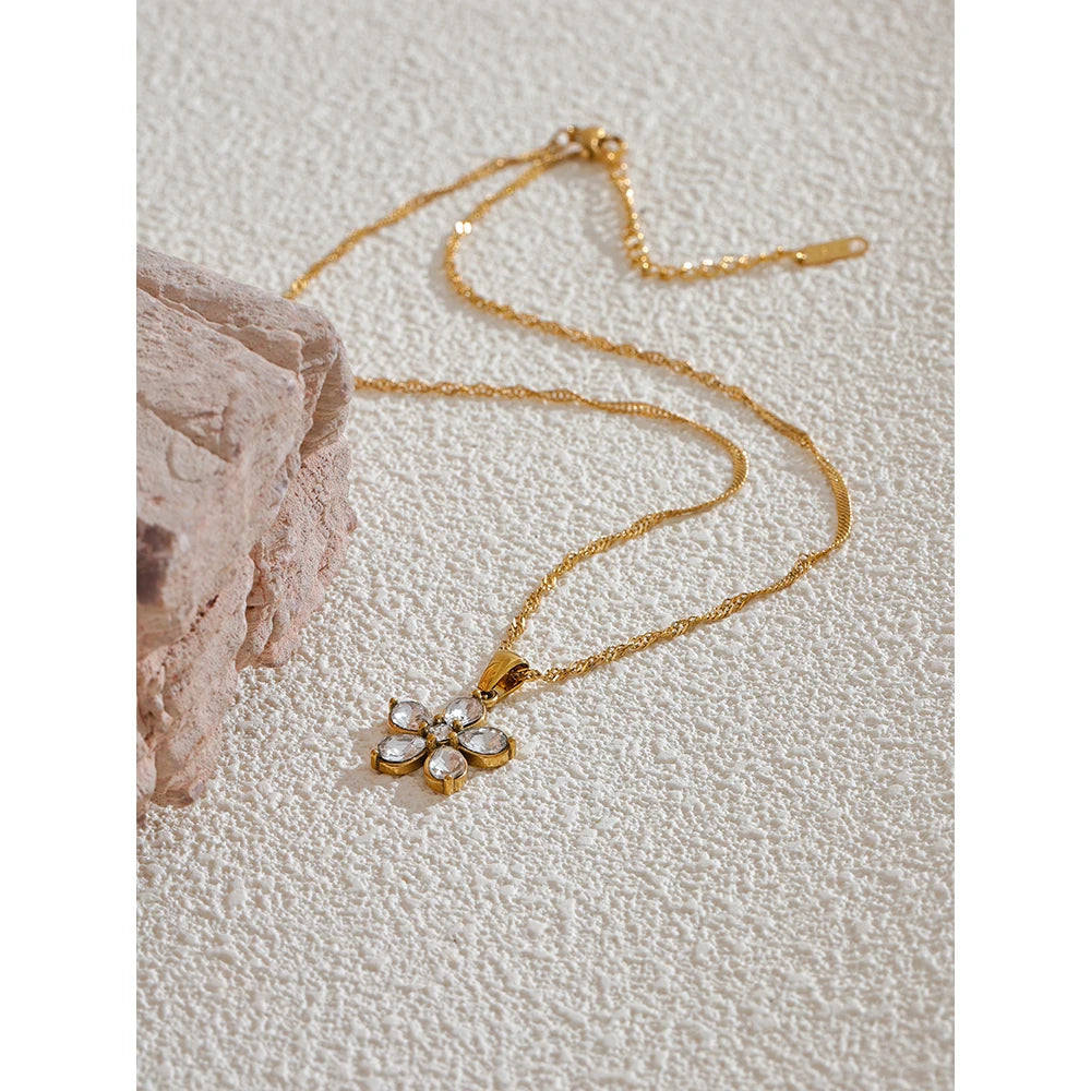 Fiorella Pendant Necklace - Cardi Bella