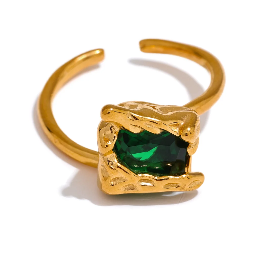 Verde Esmeralda Ring
