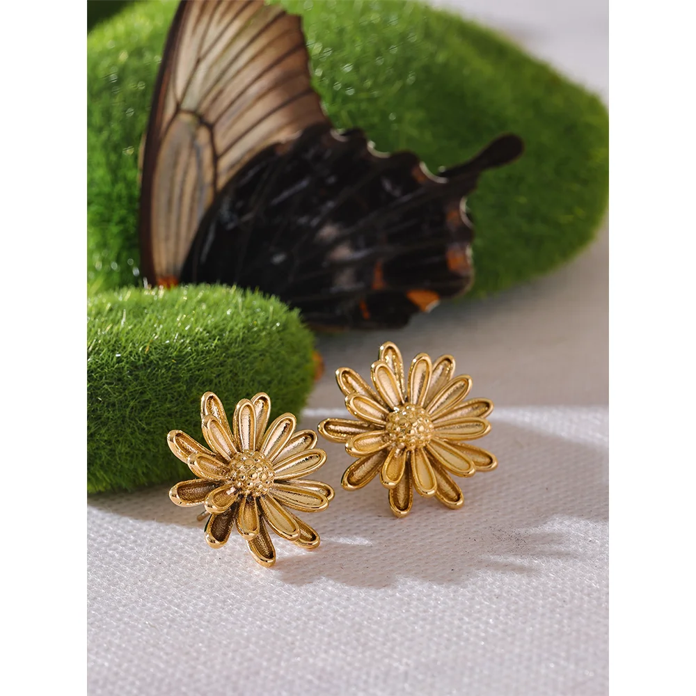 Marisol Stud Earrings