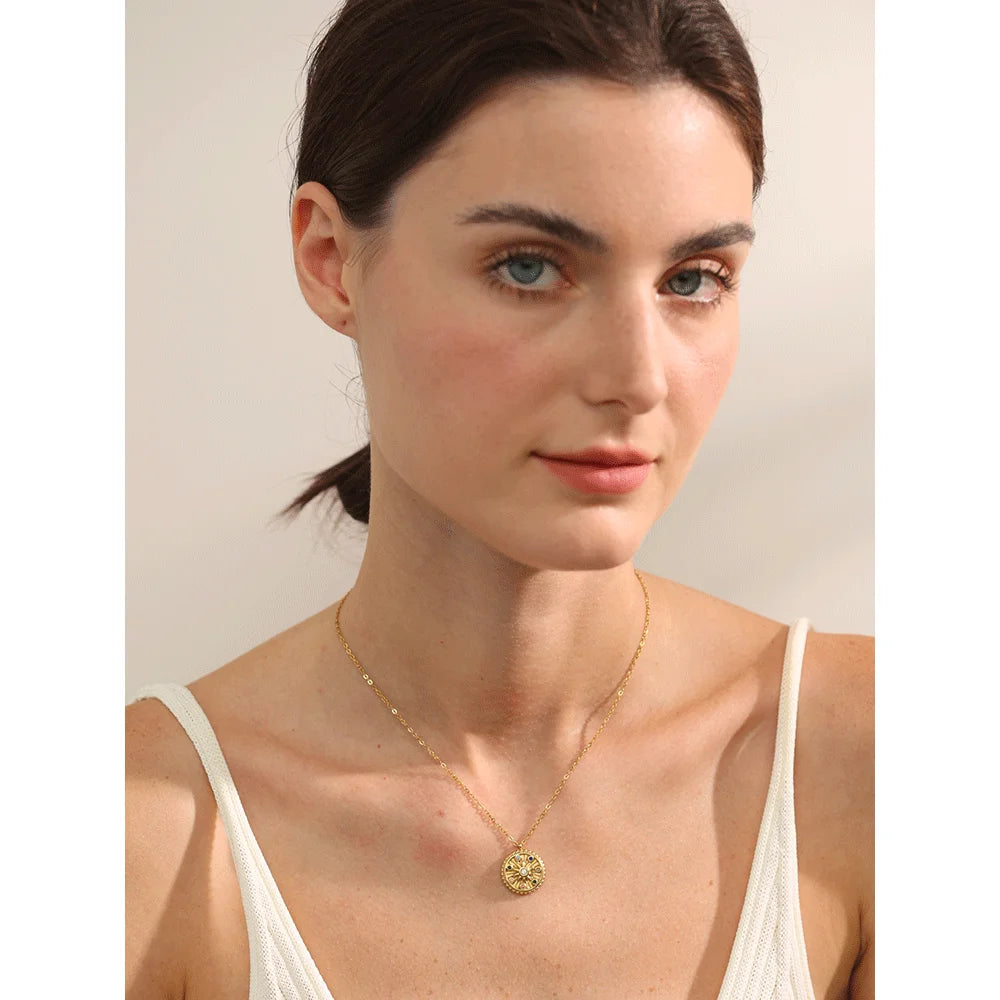 Sol de Vida Necklace - Cardi Bella
