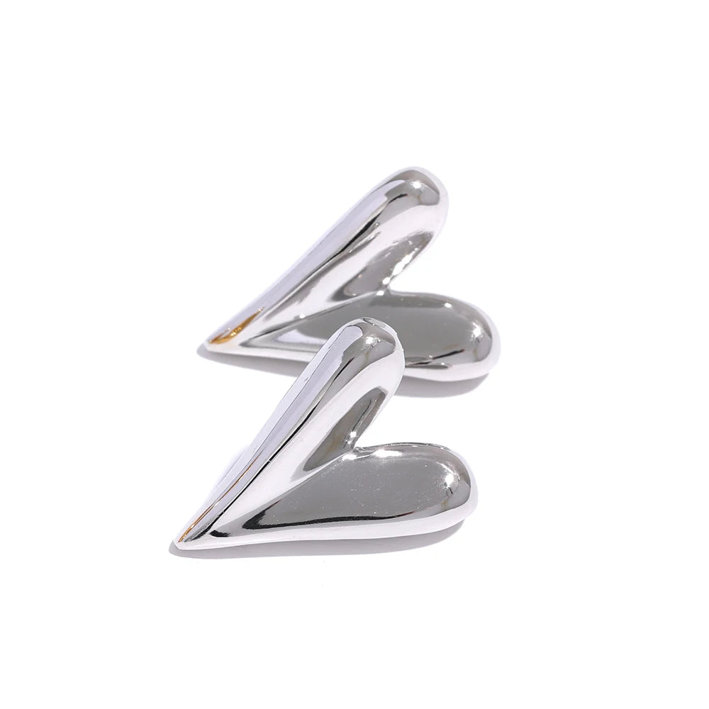 Corazón Studs