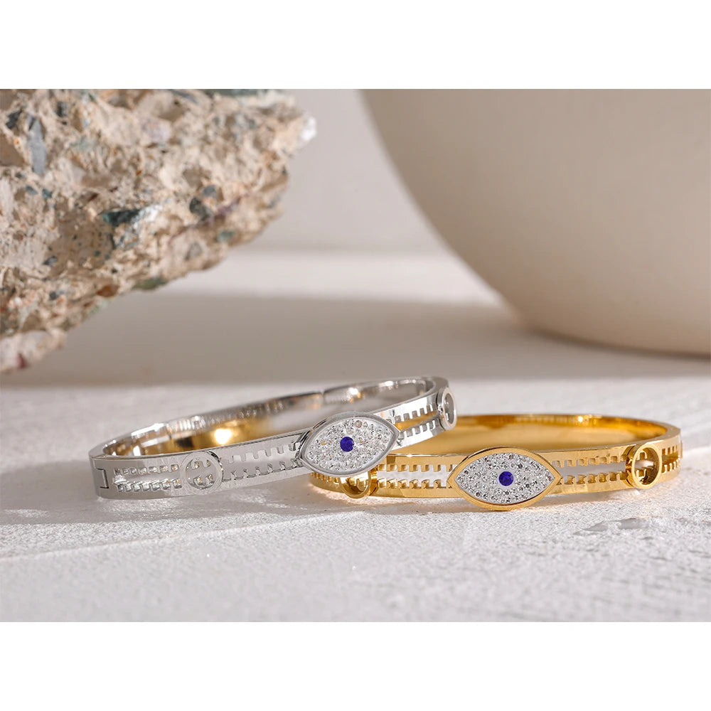 Sombra Charm Bangle