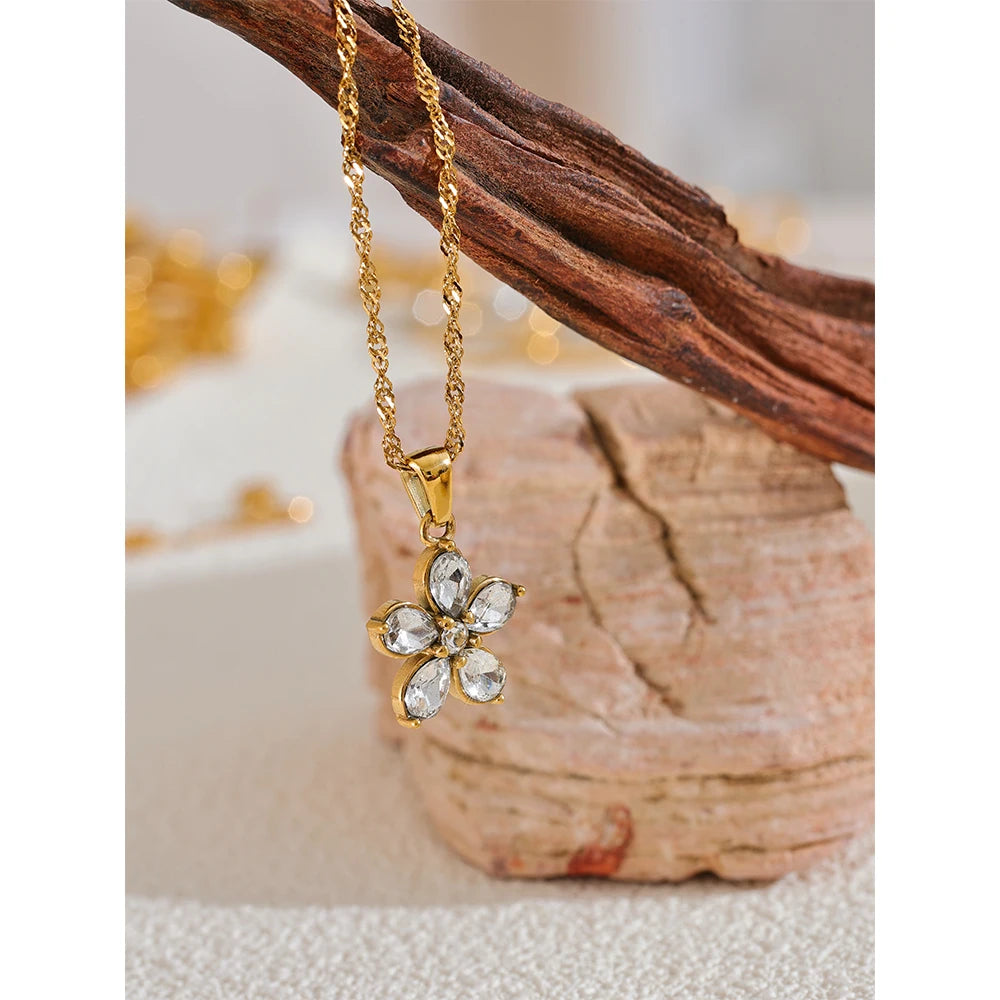 Fiorella Pendant Necklace - Cardi Bella