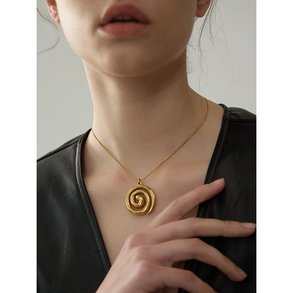 Eclipse Spiral Pendant Necklace - Cardi Bella