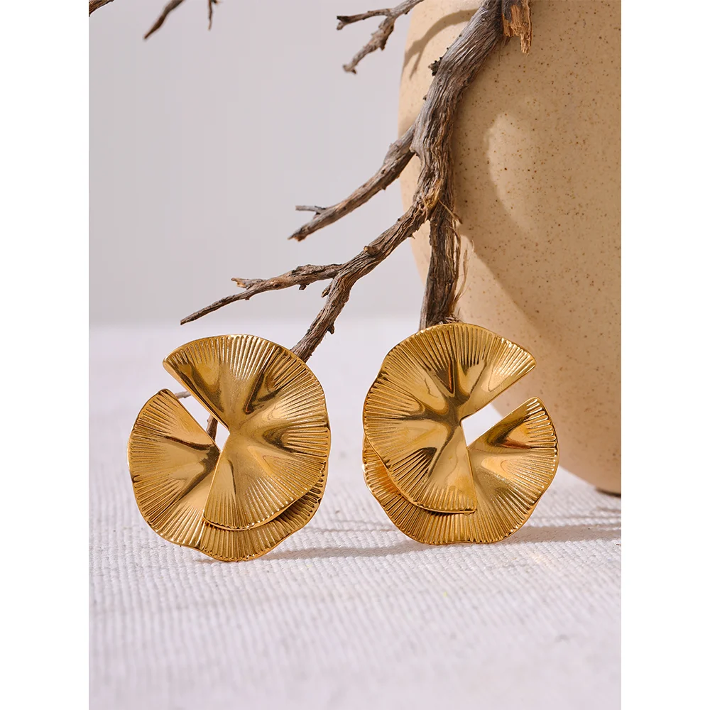 Marisela Petal Earrings