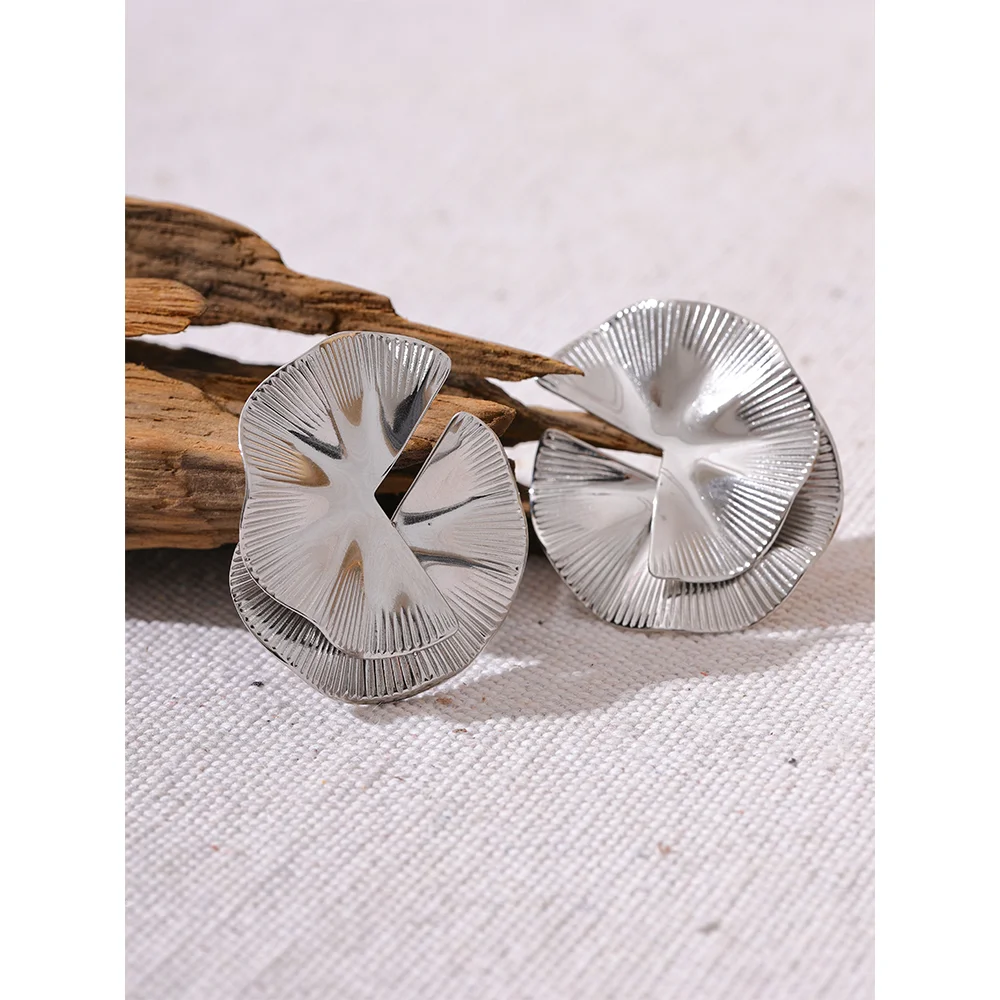 Marisela Petal Earrings