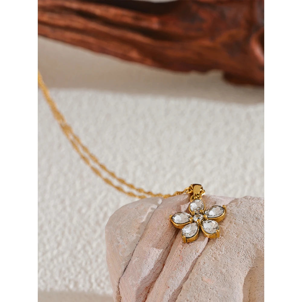 Fiorella Pendant Necklace - Cardi Bella