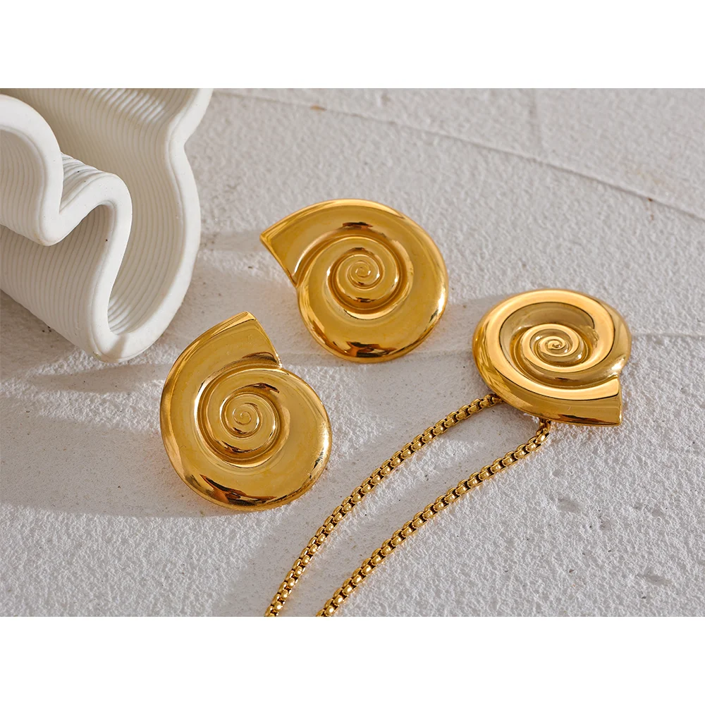 Golden Beach Spiral Necklace - Cardi Bella