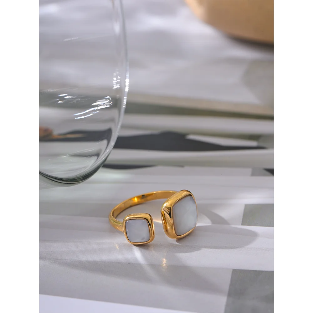 Concha Blanca Ring