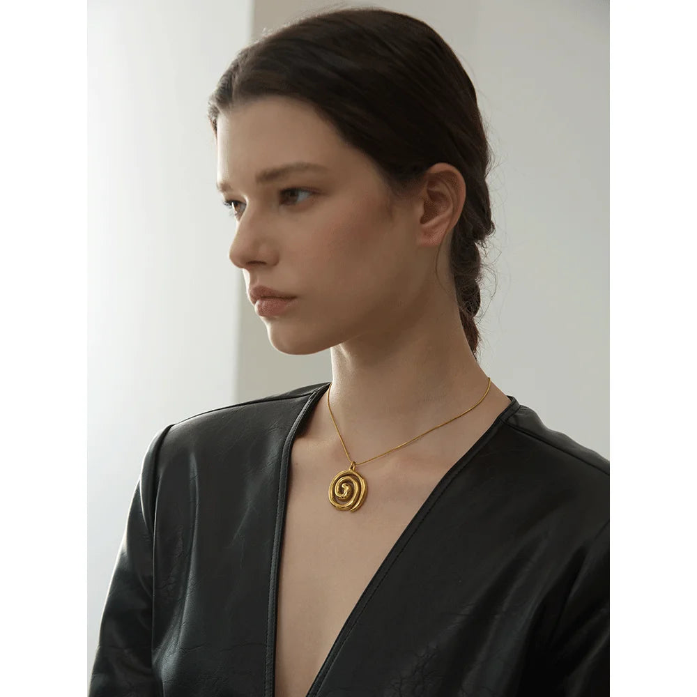 Eclipse Spiral Pendant Necklace - Cardi Bella