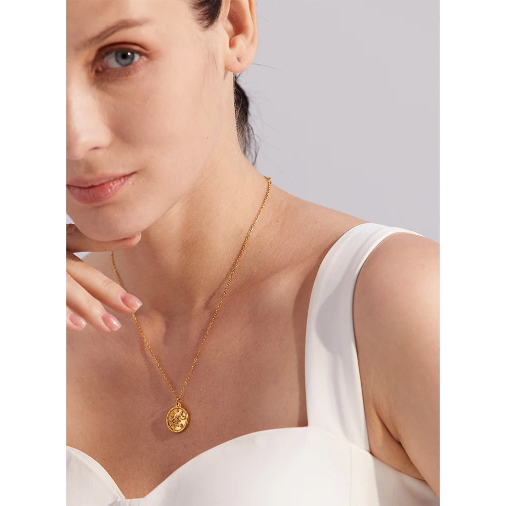 Eclipse Medallion Necklace - Cardi Bella
