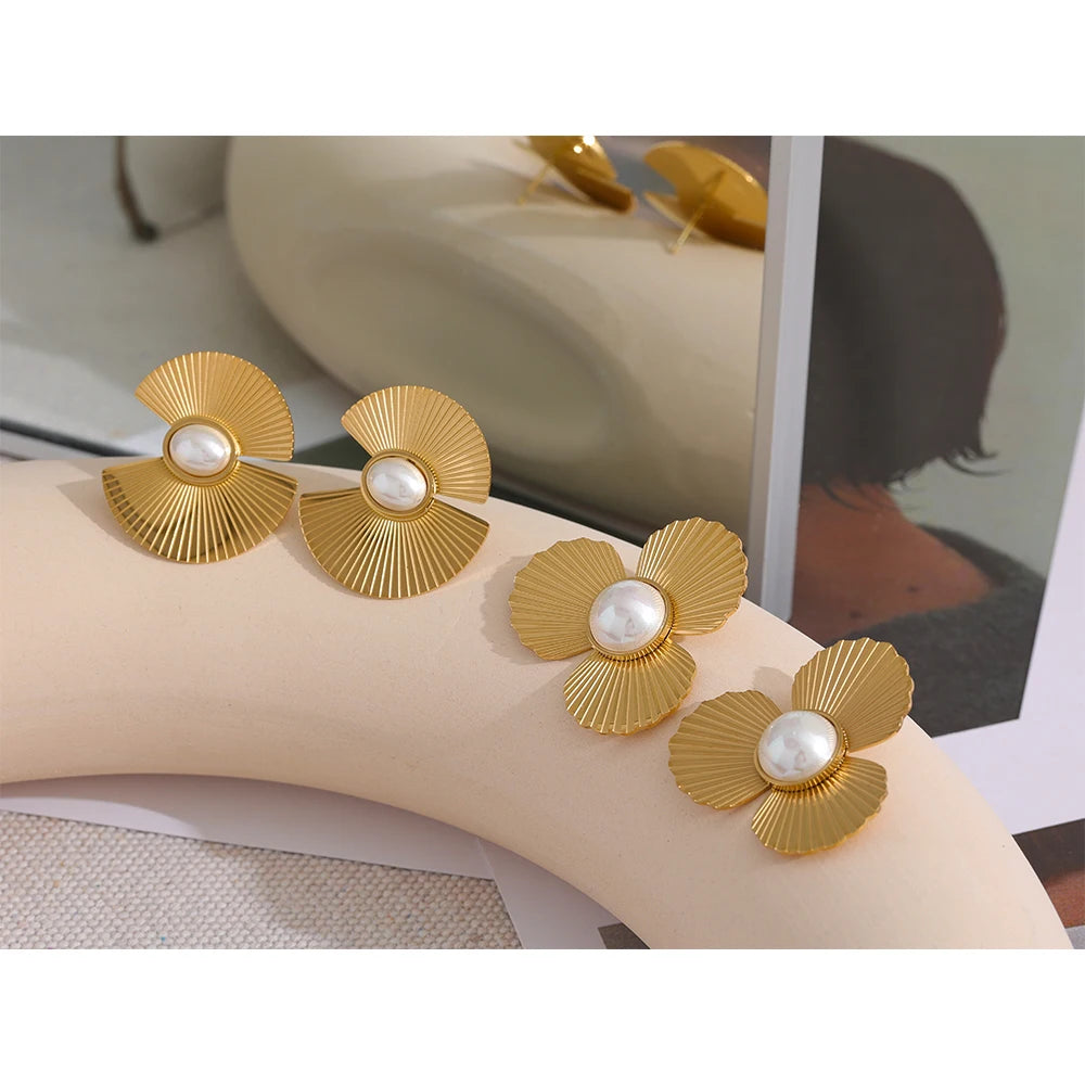 Florencia Pearl Studs