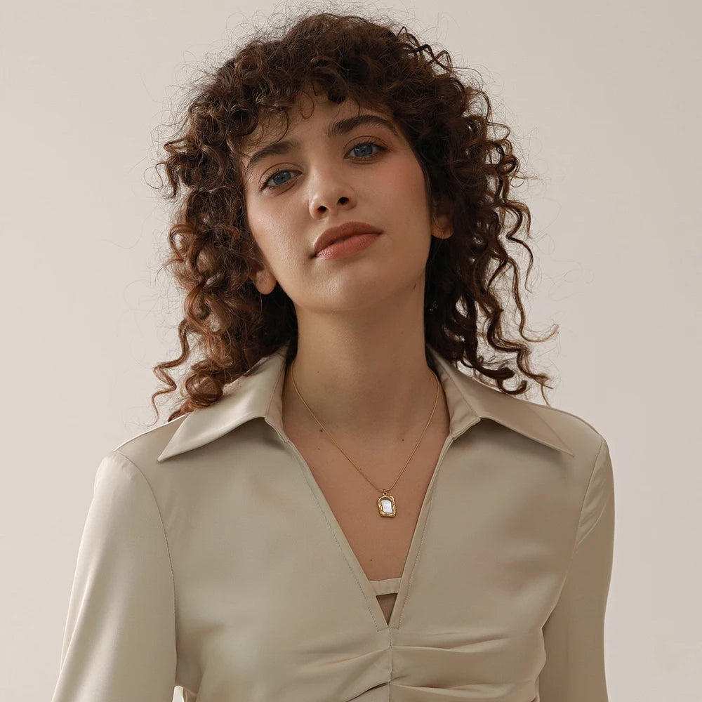 Ocean Glow Pendant Necklace - Cardi Bella