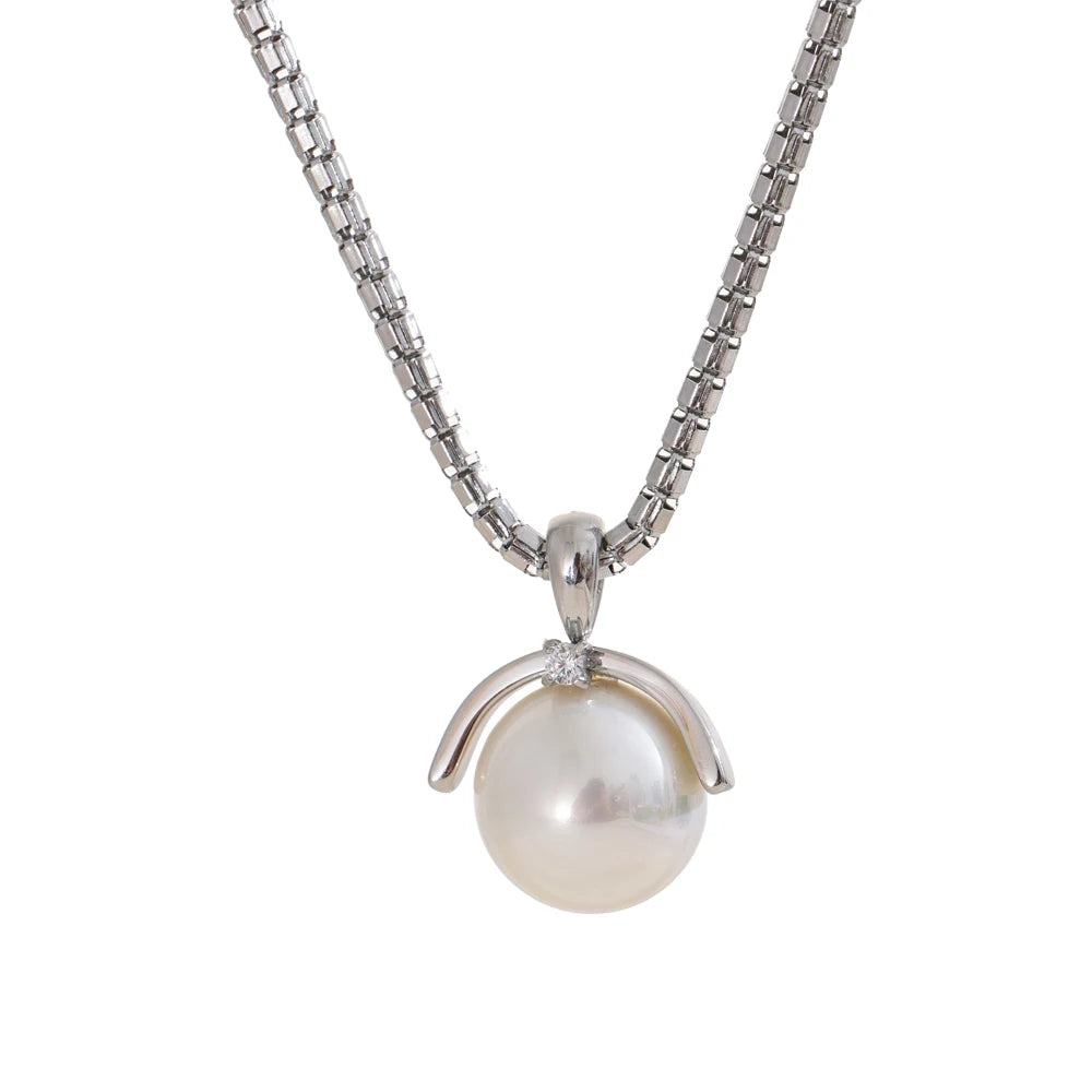 Éliane Pearl Necklace - Cardi Bella