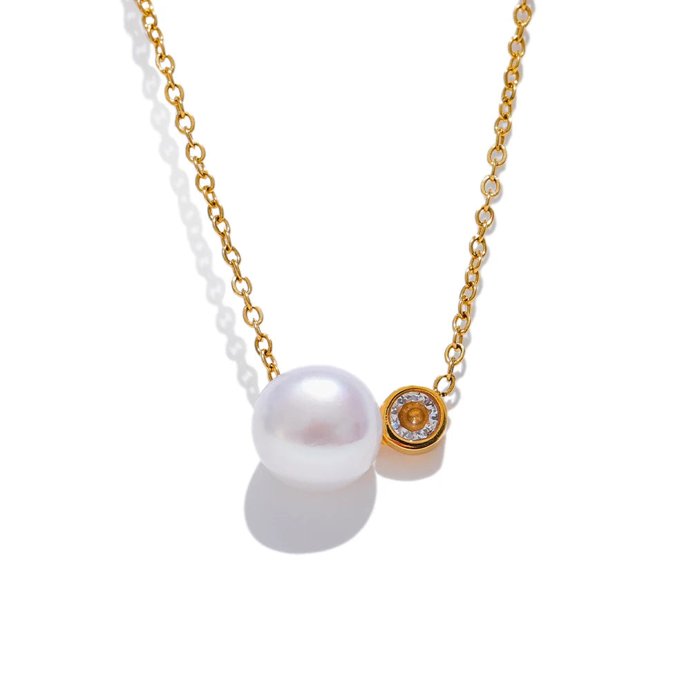 Pearl Whisper Necklace - Cardi Bella