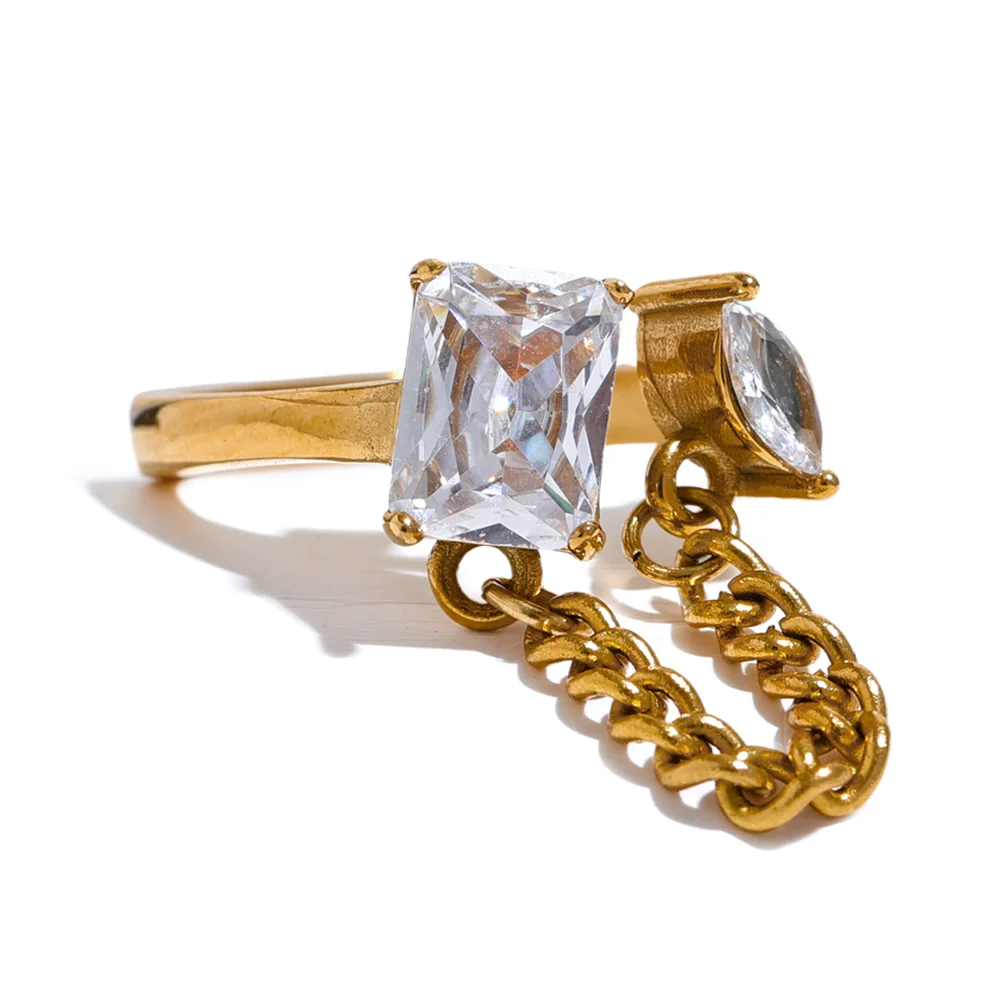 Cardi Cadenza Ring
