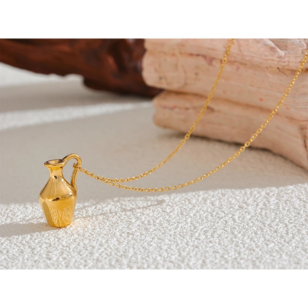 The Gilded Pour Pendant - Cardi Bella