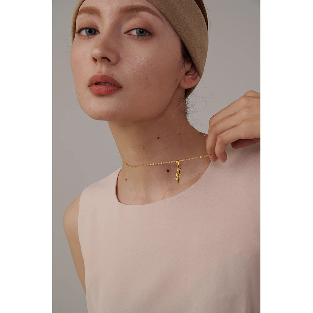 The Golden Bloom Pendant - Cardi Bella