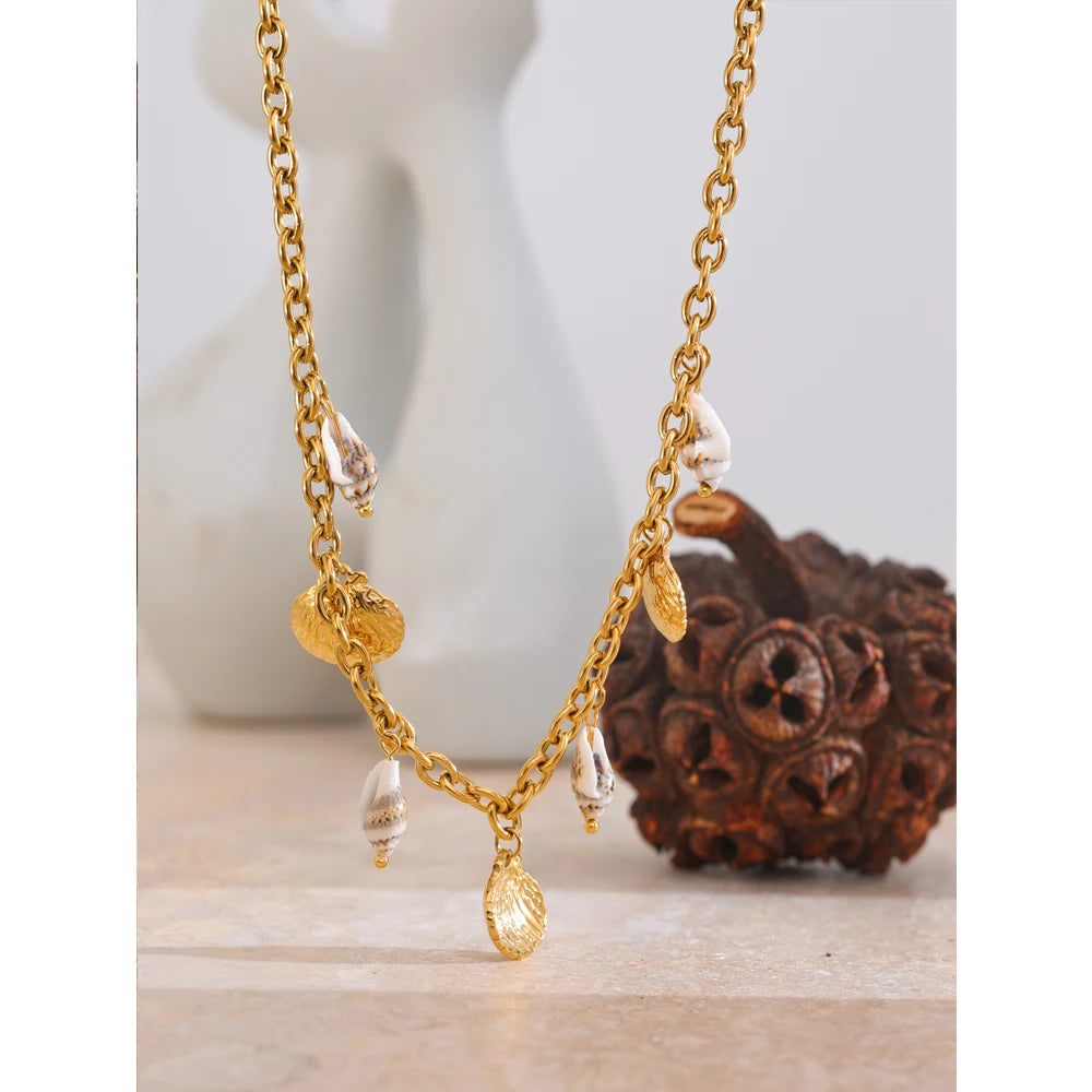 Seaside Charm Necklace - Cardi Bella