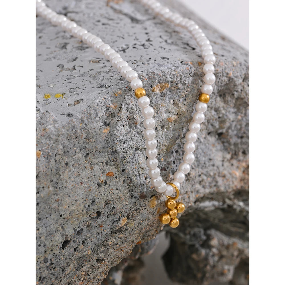 Perla Cruz Necklace - Cardi Bella