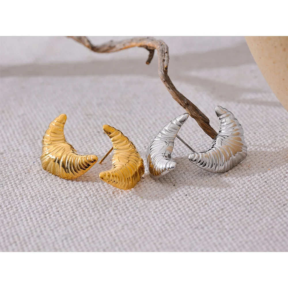 Luna Cresta Earrings