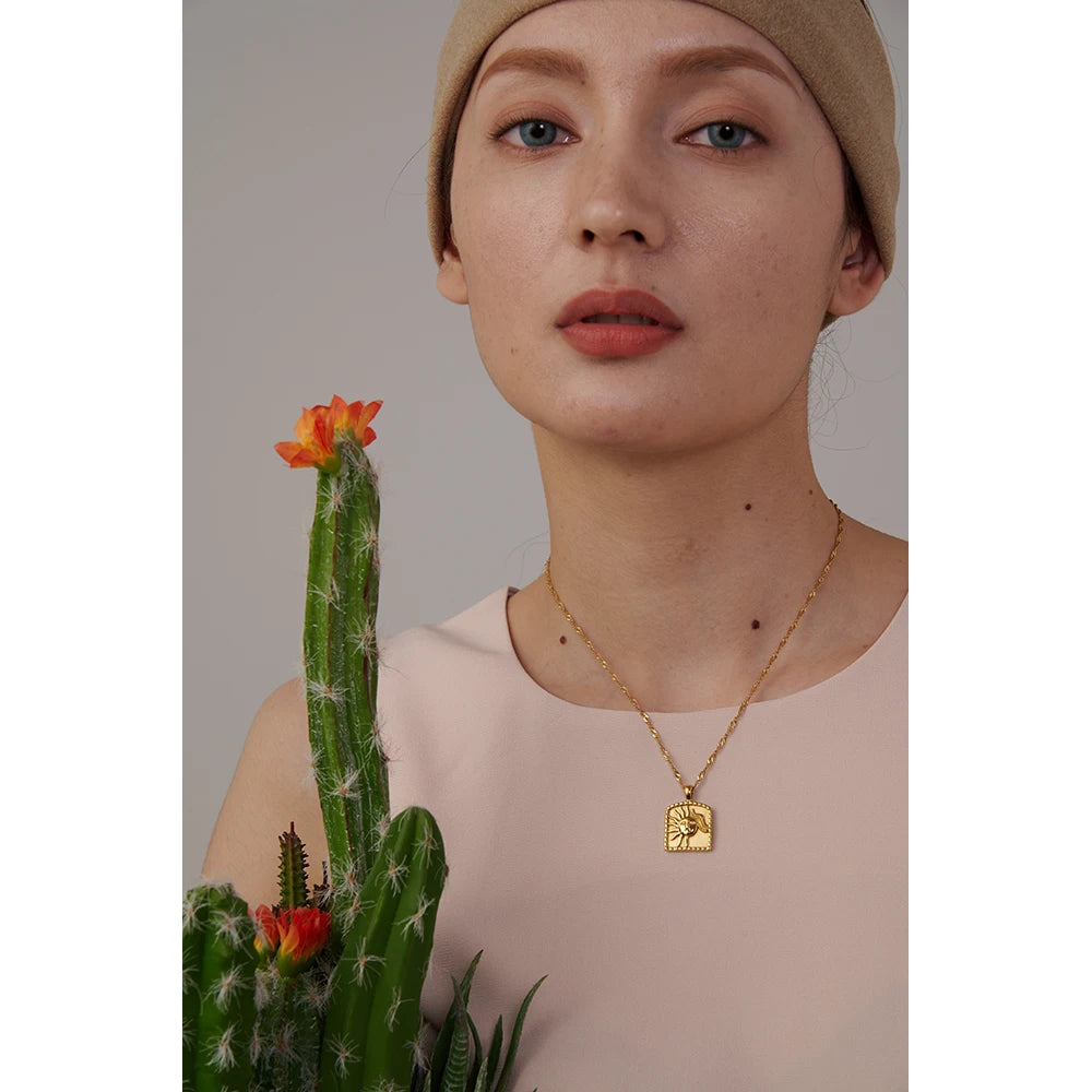 Golden Sun Medallion Necklace - Cardi Bella