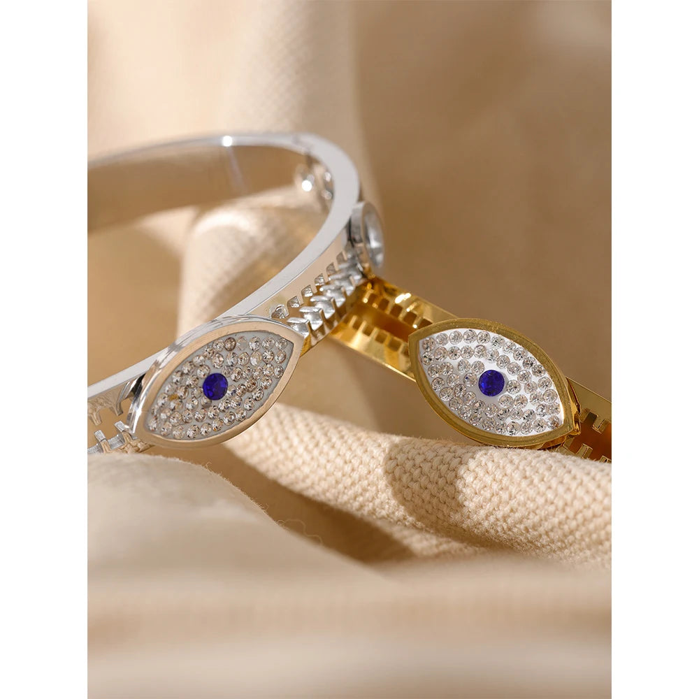 Sombra Charm Bangle