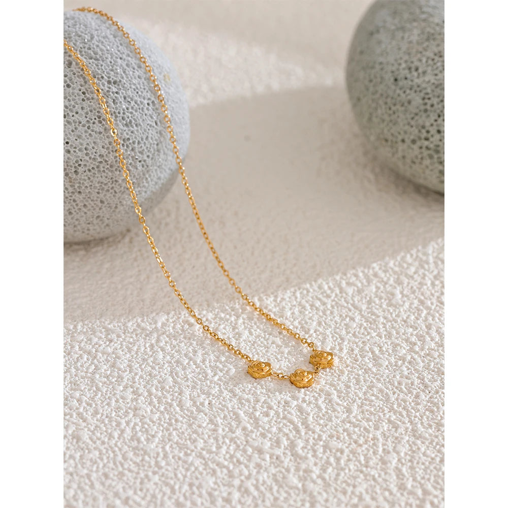 Golden Rosebud Chain - Cardi Bella