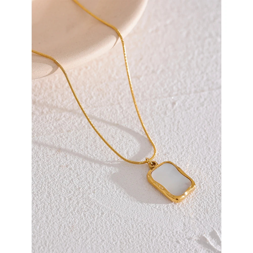 Ocean Glow Pendant Necklace - Cardi Bella