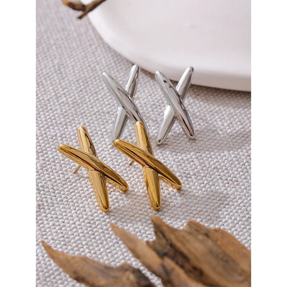 Cruce Stud Earrings
