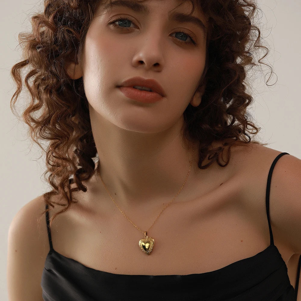 Amoria Keepsake Locket - Cardi Bella